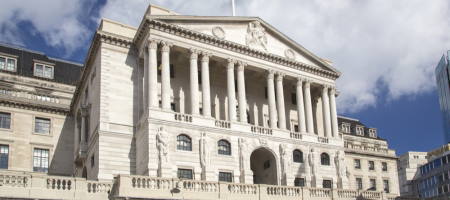 Банк Англии пока не рассматривает переход к отрицательным процентным ставкам