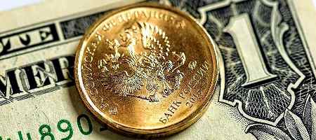 USD/RUB стремится к минимуму с июля прошлого года — 71.56
